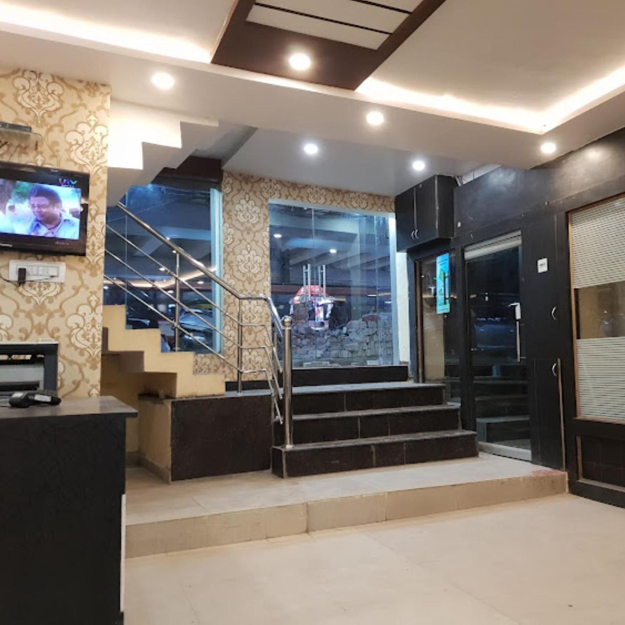 New Kumar Hotel & Banquet Lucknow Exterior photo